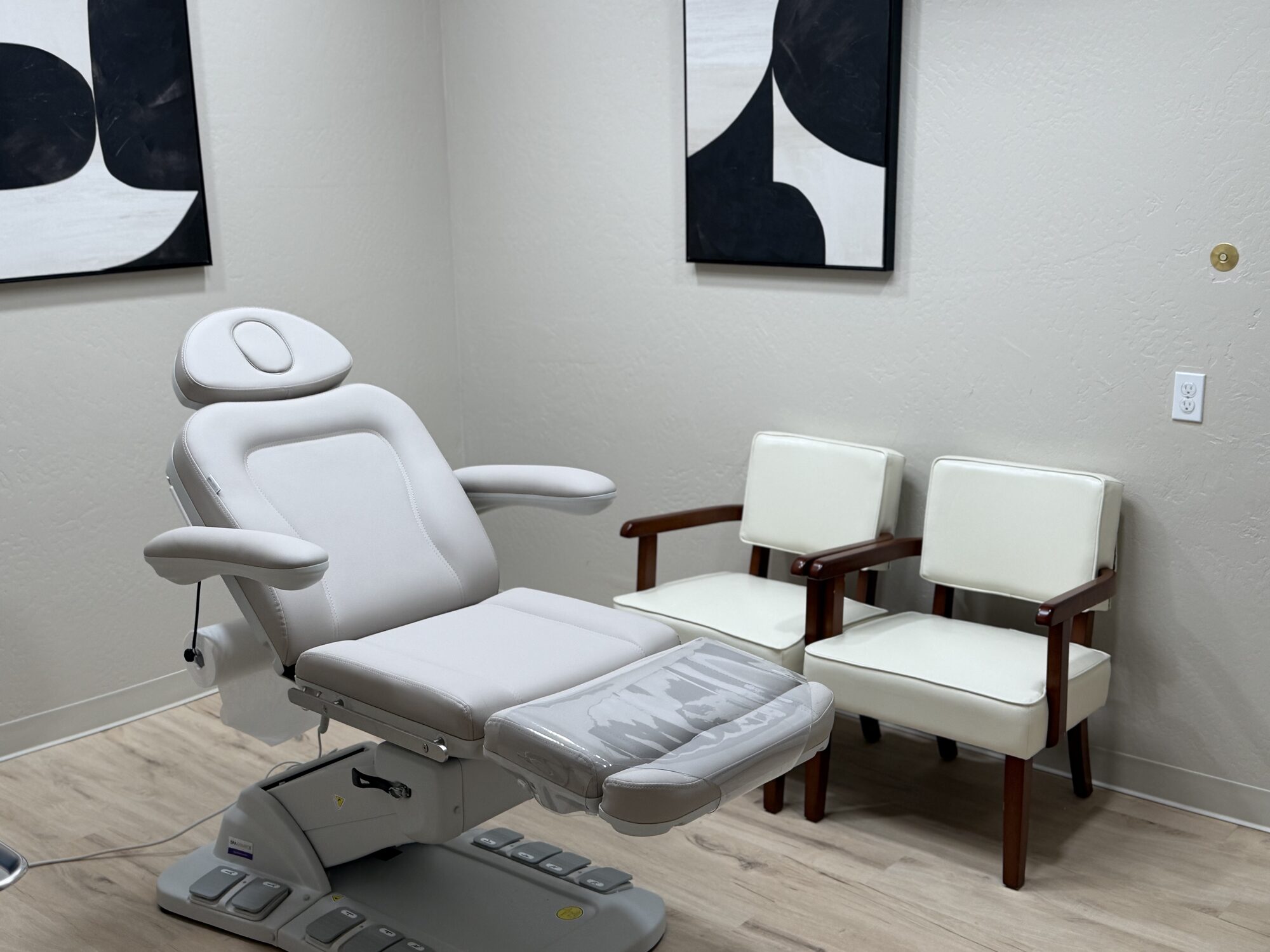 Summit Dermatology exam and treatment room